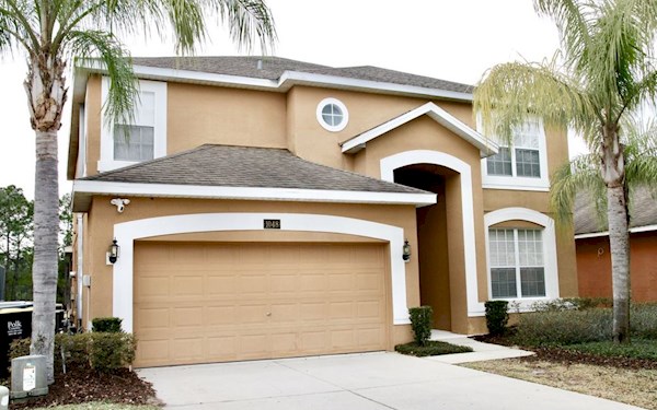 Stunning 6 bed/4.5 Bathroom Vill with Private Pool in Watersong