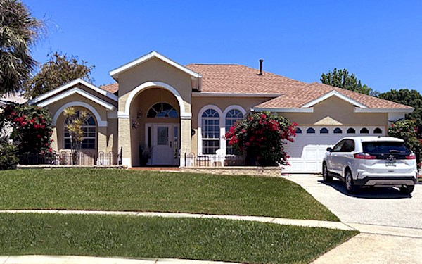 Greater Groves Villa | 4 Bedroom 3 Bath Villa