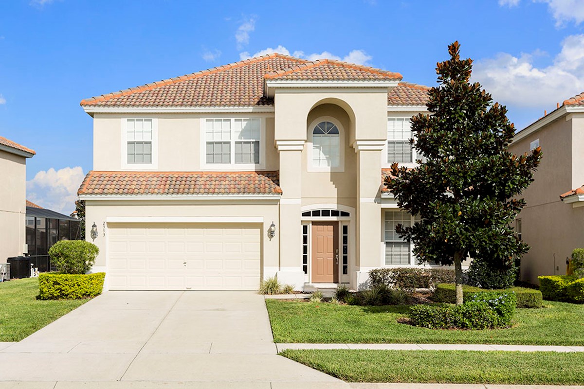 6 Bed/ 5 Full Bath Villa w/ Private Pool & SPA