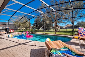 3 Miles to Disney, Newly Remodeled, Sunny Pool+Spa, Open Backyard