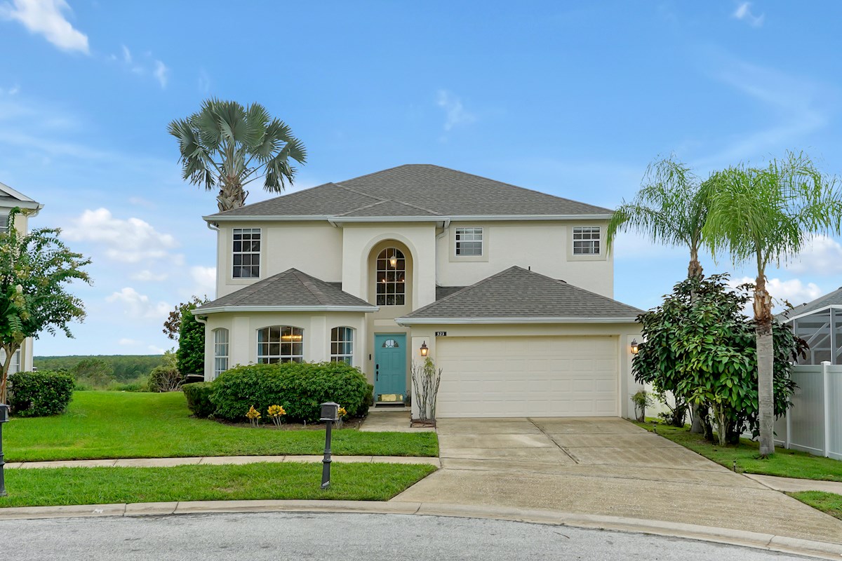 5 bedrooms and 3 Bath villa on Highlands Reserve