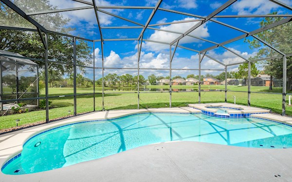 5 bed 3 bath home with lake view