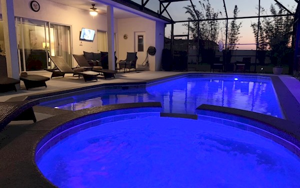 Maywood House | Luxurious 5 Bed 4 Bath Orlando Villa on The Manor