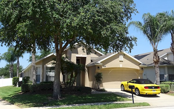 Upgraded Victorias Villa Ever Popular 4 Bed 3 Bath at The Hamlet