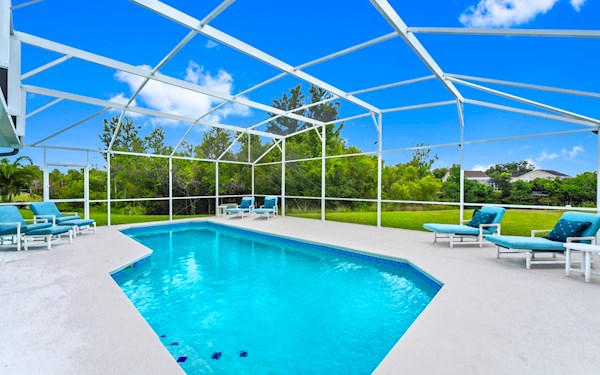 Reserve at Town Center Beautiful/Modern 3 Bed / 3 Bath Villa