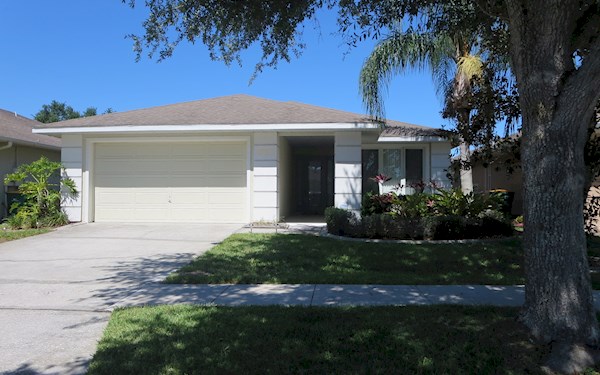 Sunset Lakes 3 Bedroom 2 Bathroom Villa 