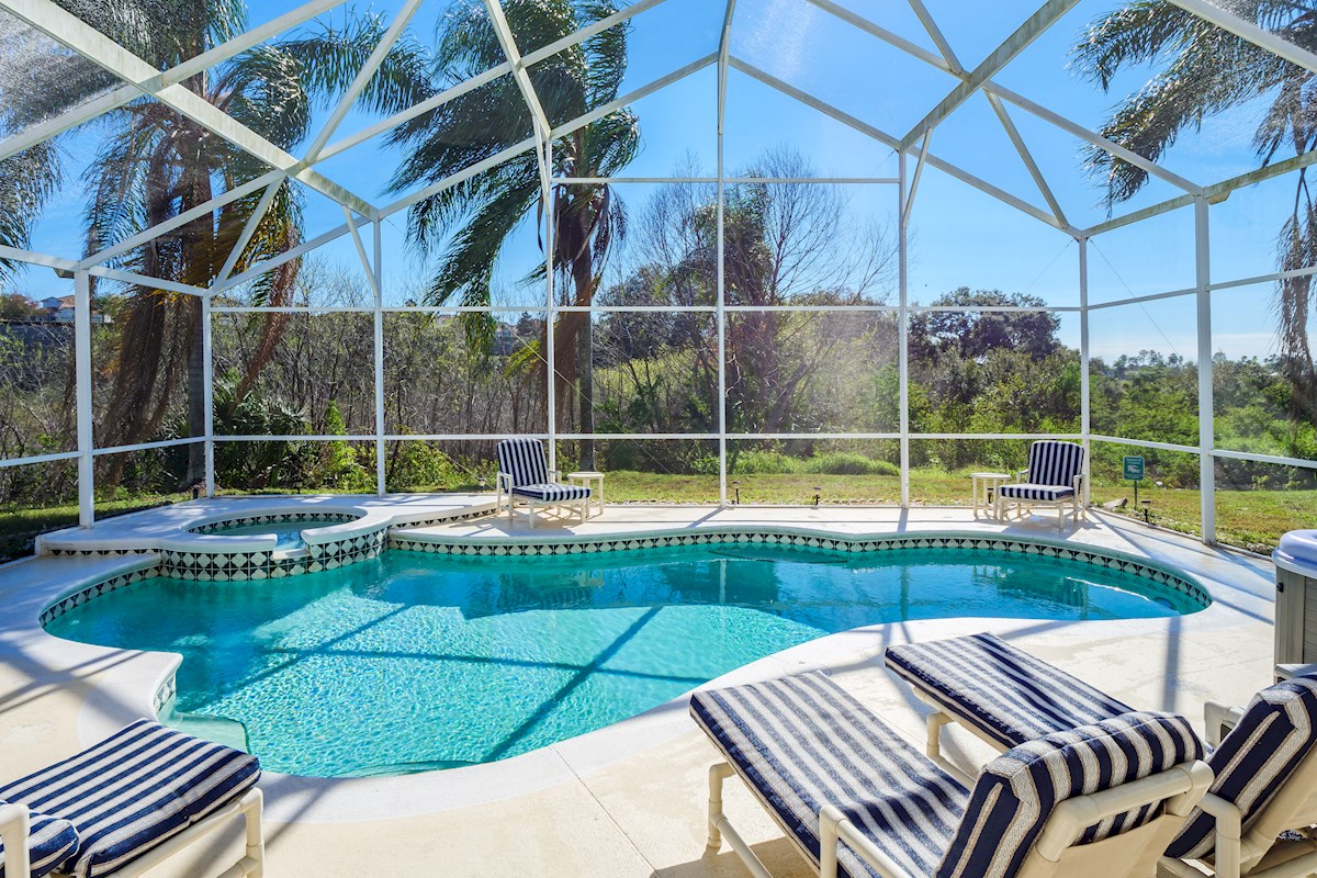 Rolling Hills Vacation Rental Pool Area