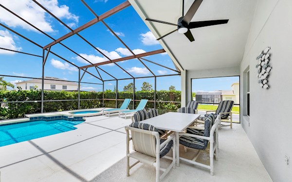 South Facing Highgate Park Orlando Villa | Sunshine