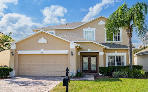 Highgate Park 5 Bedroom 4 Bathroom Villa With Secluded Pool