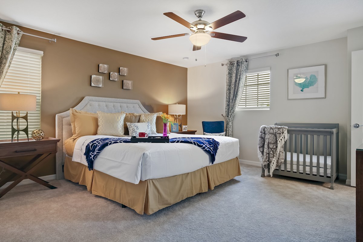 Suite 2, King Size Bed & Crib