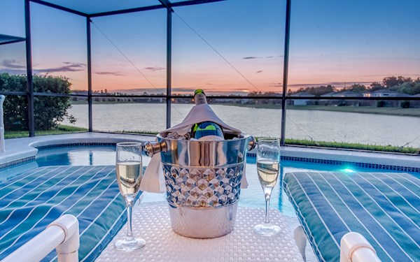 Sunset Lakes, Lake Views 5 Bed, 4 Bath