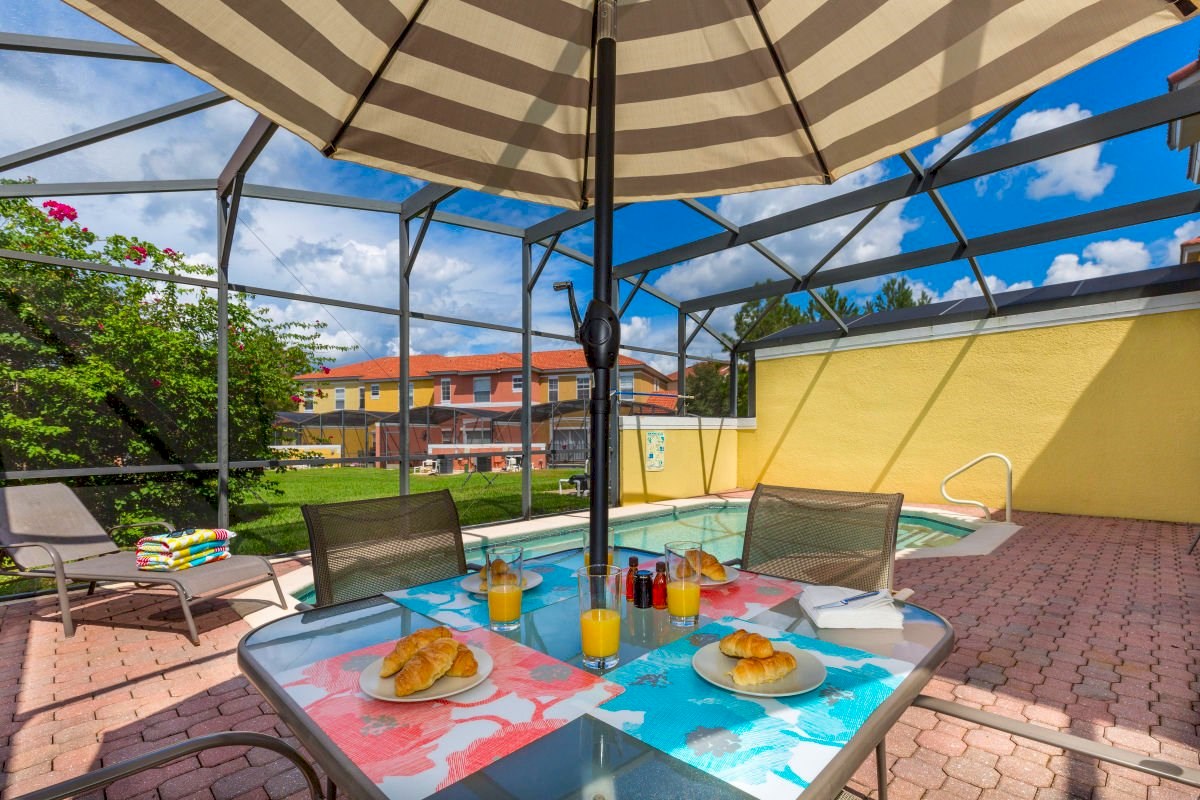 enjoy alfresco dining