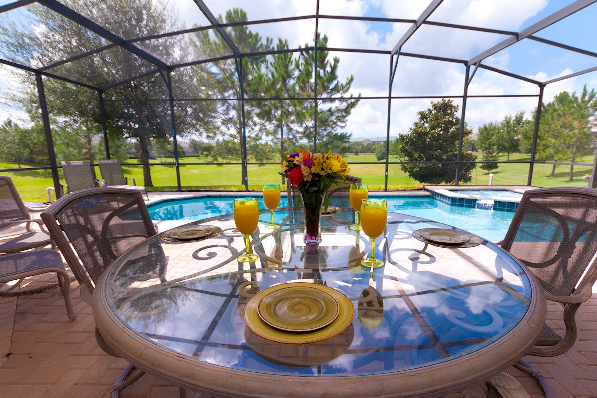 South Facing Pool - No Rear Neighbours