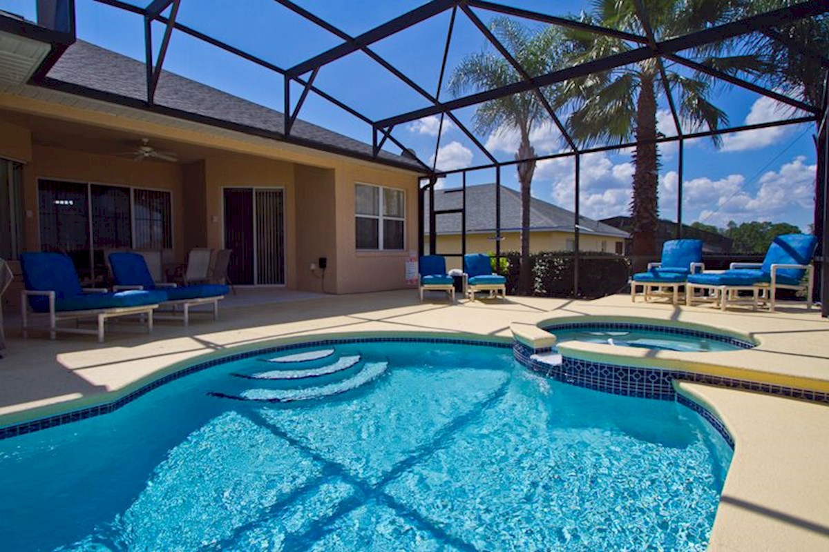 Pool Area | Tuscan Ridge Orlando