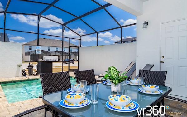 Solara Resort | 5 Bed 4 Bath Townhome | Splash Pool