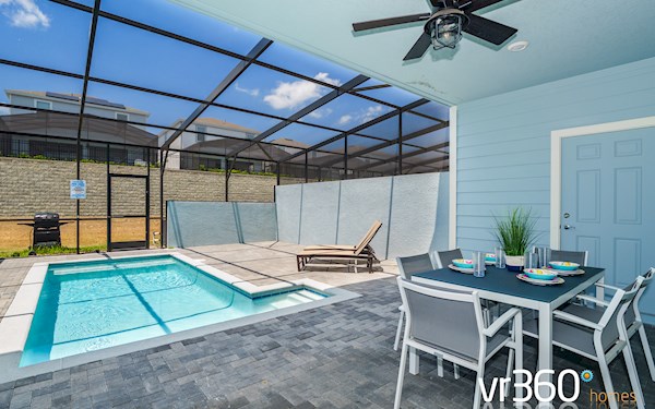 Windsor Island | Spacious 5 Bedroom 4 Bath Townhouse