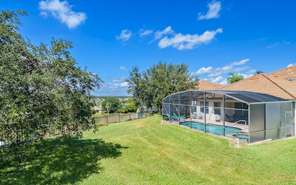 Windsor Hills 5 Bedroom 5 Bath Villa with South West Pool