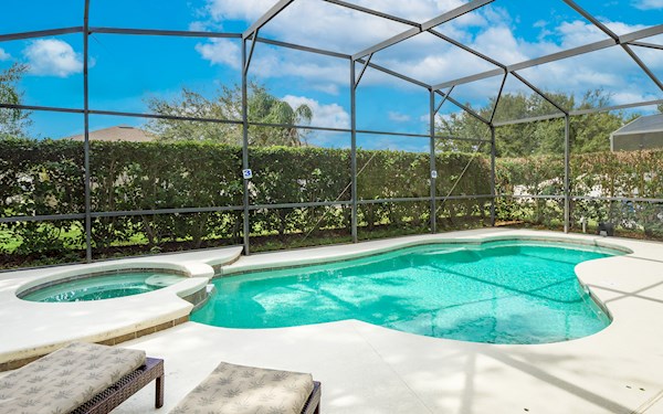 Spacious 5 bed, 4 Bath Villa at Legacy Park with Private Pool