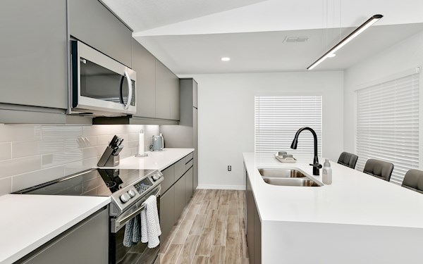 Newly Remodelled 3 Bed/3 Bath 