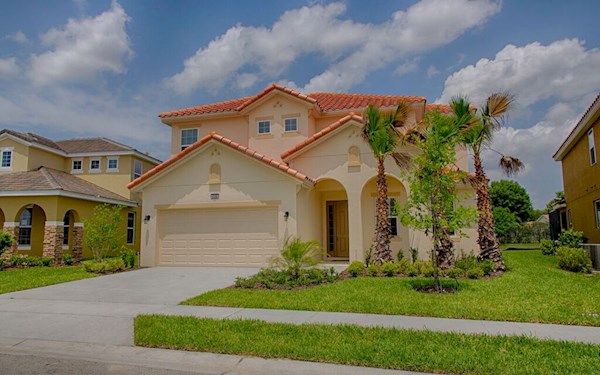 Fabulous 6 bed 5 bath, luxurious villa on Solterra Resort