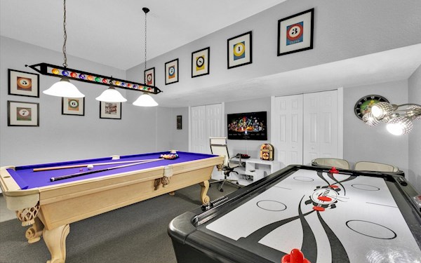 Windsor Hills | 6 Bed 5 Bath Villa | West Facing Pool and Spa