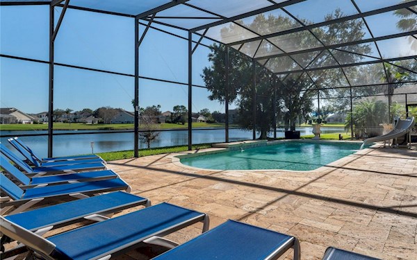 Mickey's Waterside - BRAND NEW! Lakefront 9BR Pool Hot Tub, BBQ