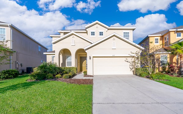 Floridian Hideaway - 6 Bed/5 Bath - Lakefront Villa