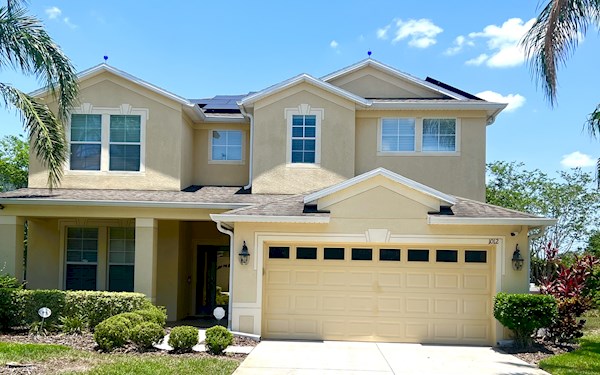 5 Bed 4 Bath luxury Villa with Pool/Spa & Games Room